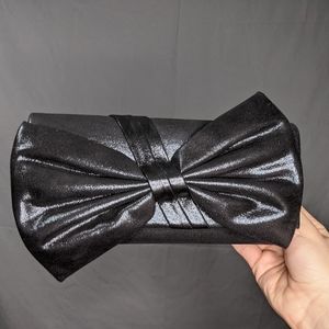 Black clutch